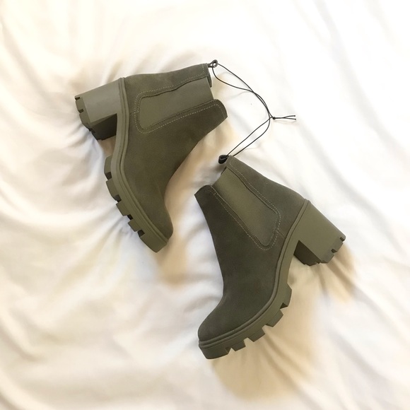 Splendid Shoes - Splendid Chunky Olive Green Chelsea Booties Size 9